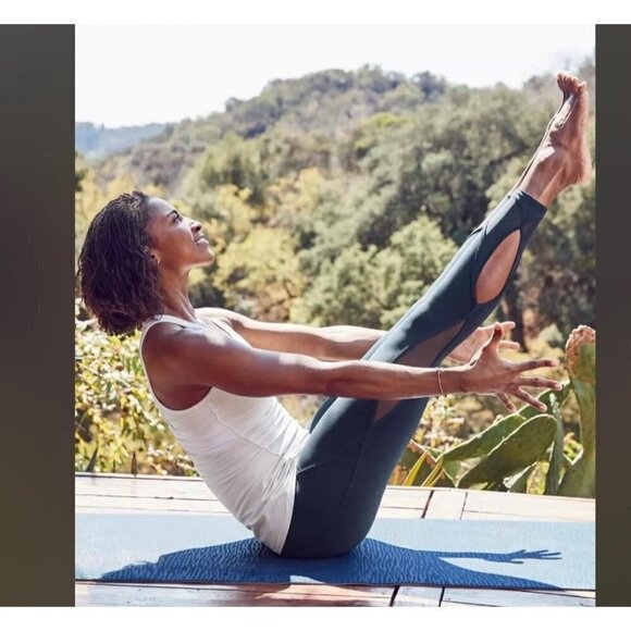 Athleta Size L Tall Black Salutation Cut Out Leggings - Picture 7 of 7